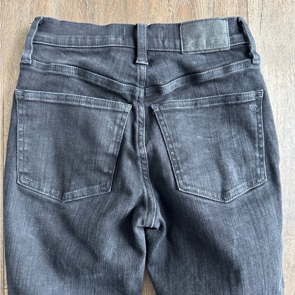 Madewell Jeans.  Women’s size 24. Black, great used condition. Mid Rise Kick Out - Picture 8 of 8